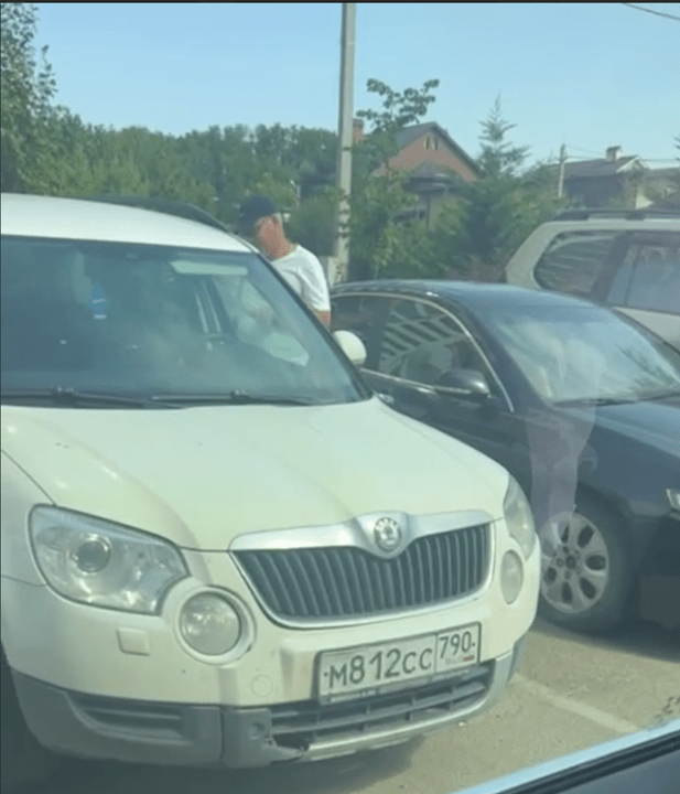 Automašīna ar numuru М812СС 790RUS Skoda Yeti ir reģistrēta